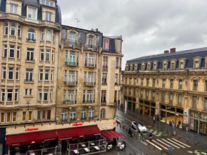 Cocon avec vue imprenable - Face Gare Lille Flandres 4 PERS